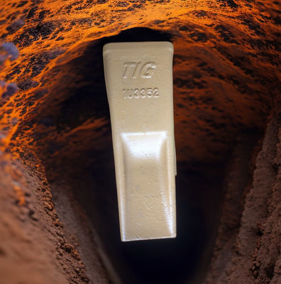 Dente dos dentes 1U3352 da cubeta de   320 dos dentes de TIG Brandcasting e dente 1U3352RC para a família de 320 J350 com aço carbono